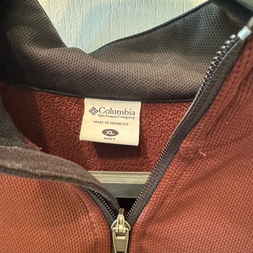 Columbia Men's Brown Sweater